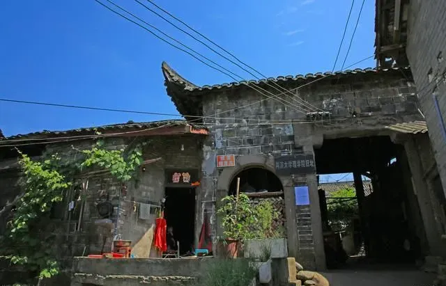四川宜宾新出了一个江南，被称为万里