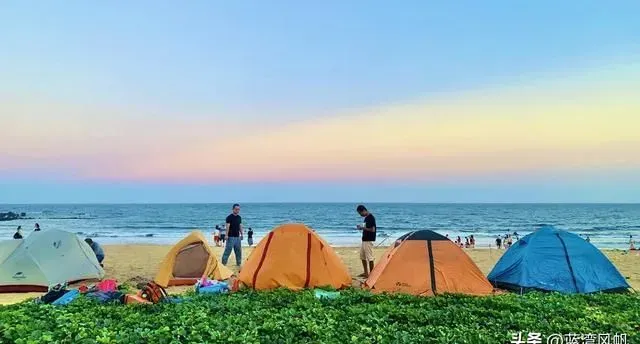 在浩瀚的南海海面，一个盛产龙虾鲍鱼的美丽小岛，去过的人都说好