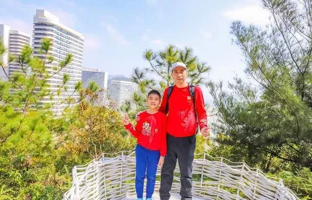 大年初一，海陵岛登高祈福贺新春，悬崖泳池风景独特秀丽