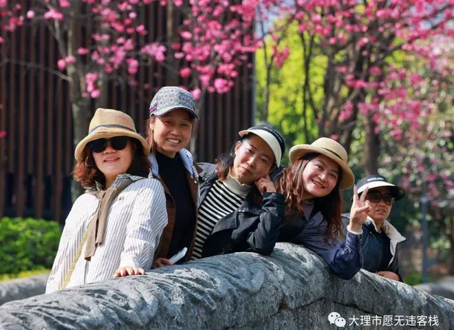 女神节纪实｜花美人更美！