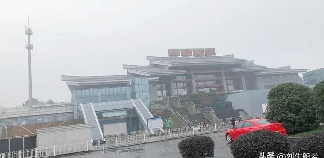 历经四天五夜徒步上下峨眉山攻略和心理终极篇