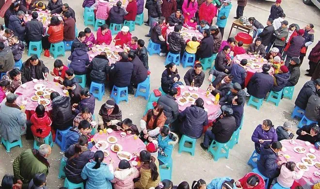 东北小伙去山东吃酒席，吃完正想走却