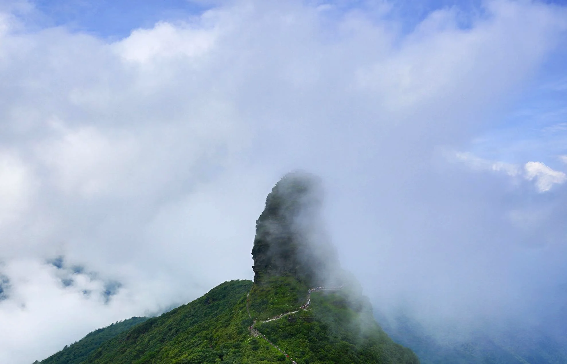 梵净山风景区海拔多少?