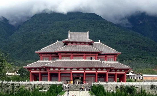 大理苍山有多高