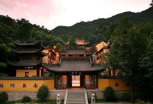 法华寺和灵隐寺在一个地方吗