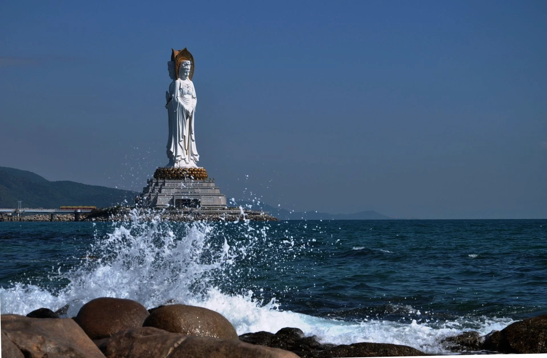 三亚南海观音在哪里