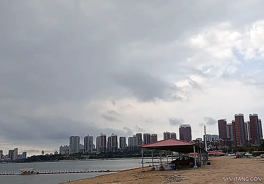 锦州景点:笔架山海滨浴场