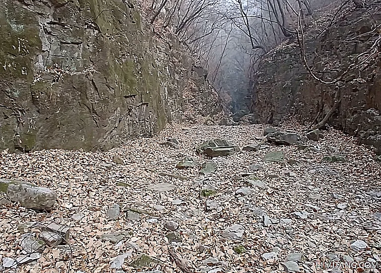 本溪景点:卧龙岩溶小峡谷