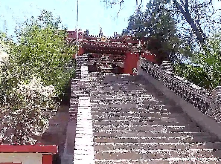 阜新景点:积庆寺