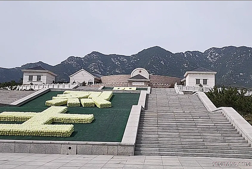 吕梁景点:黑茶山风景区