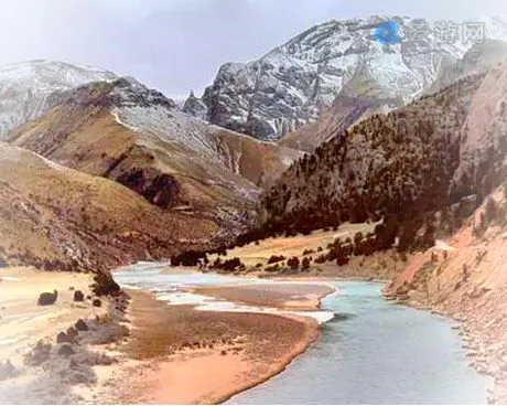 青海玉树巴艾涌丹霞地质景区(昂赛大峡谷)