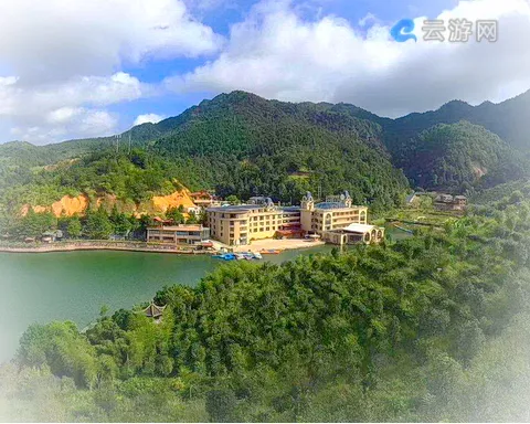 龙岩七彩蓝田生态休闲观光度假村