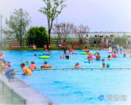 吴江东太湖游泳场
