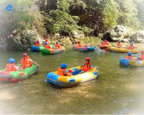涟源飞水漂流景区