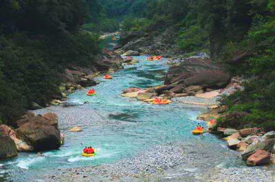 常德湖南屋脊峡谷漂流