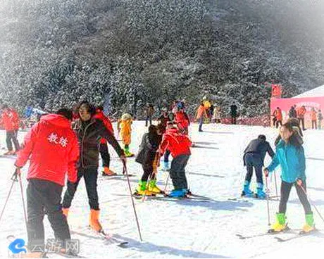 石柱黄水白天池滑雪场