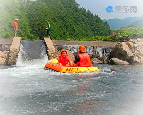千岛湖九龙溪漂流景区