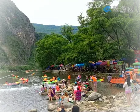 江油云锣山青龙峡漂流景区