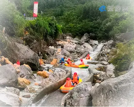 江油云锣山青龙峡漂流景区