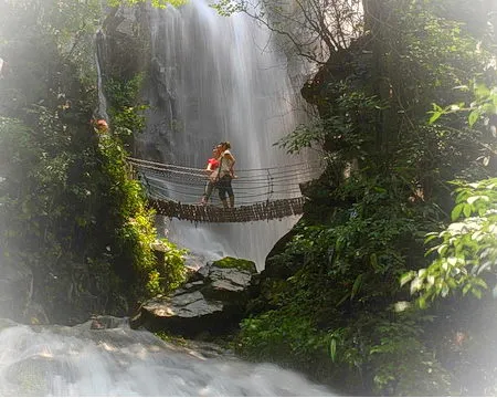 安吉藏龙百瀑风景区