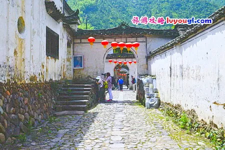 丽水独山古村斑驳的墙壁