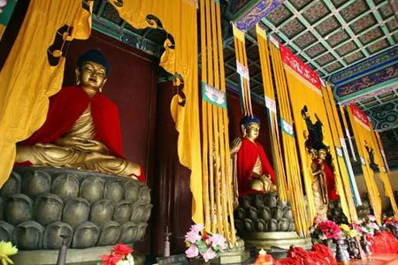 十方普觉寺三世佛殿