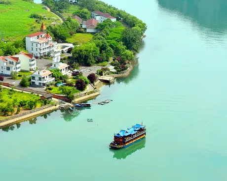 长阳清江石柱观景区