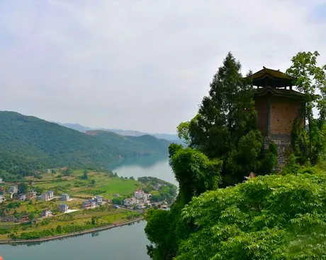 长阳清江石柱观景区