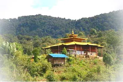 西藏林芝仁钦崩寺